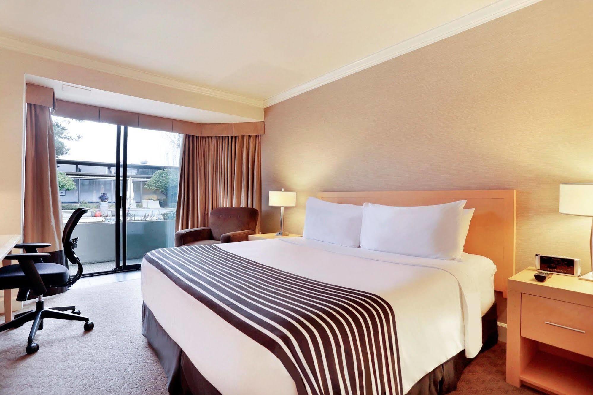Sandman Signature Vancouver Airport Hotel & Resort Richmond Exterior foto